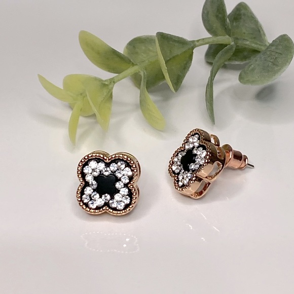 NEW Rose Gold Crystal Clover Earrings - Picture 1 of 5